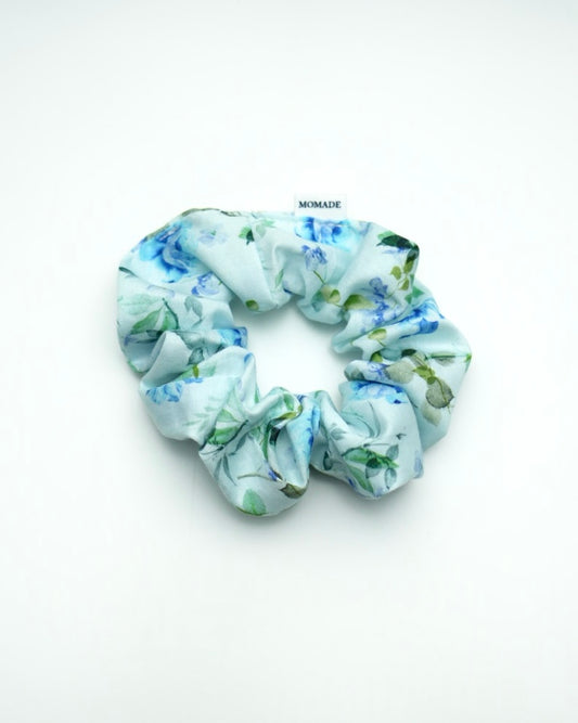 Scrunchie blue flowers