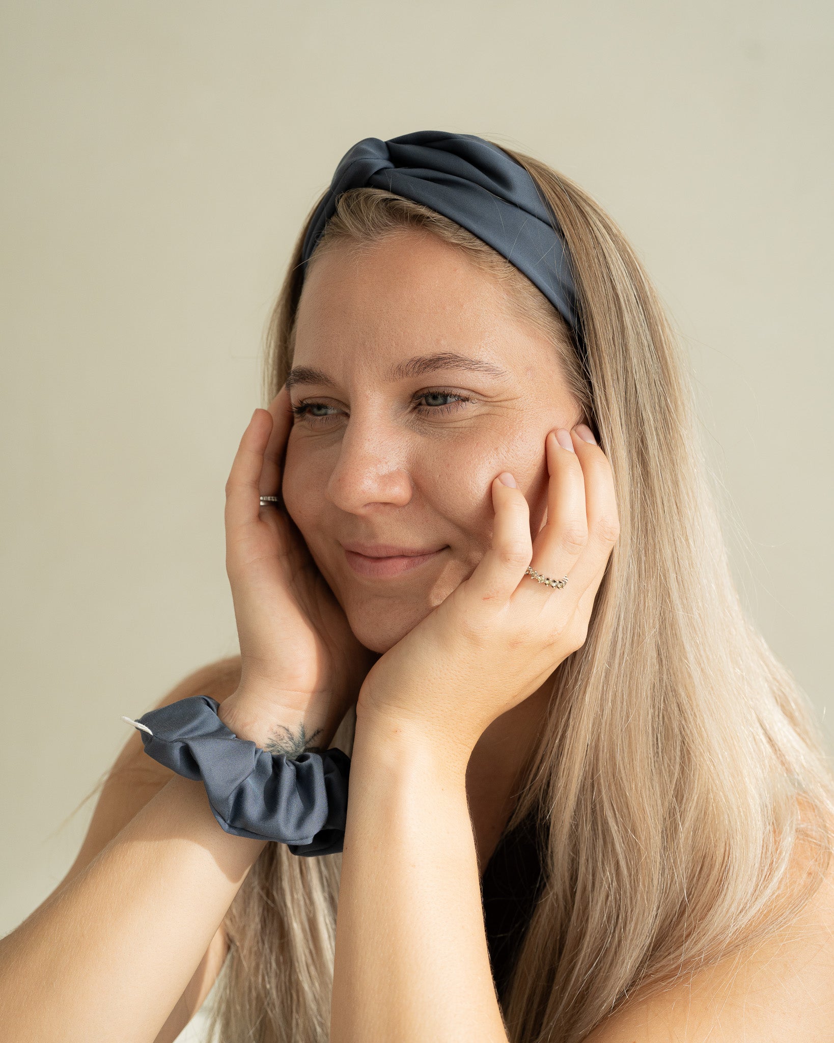Set aus Drahthaarband und Scrunchie – Cobalt